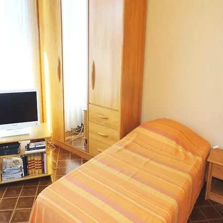 Studio For 2 People アパート