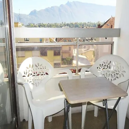 Studio For 2 People